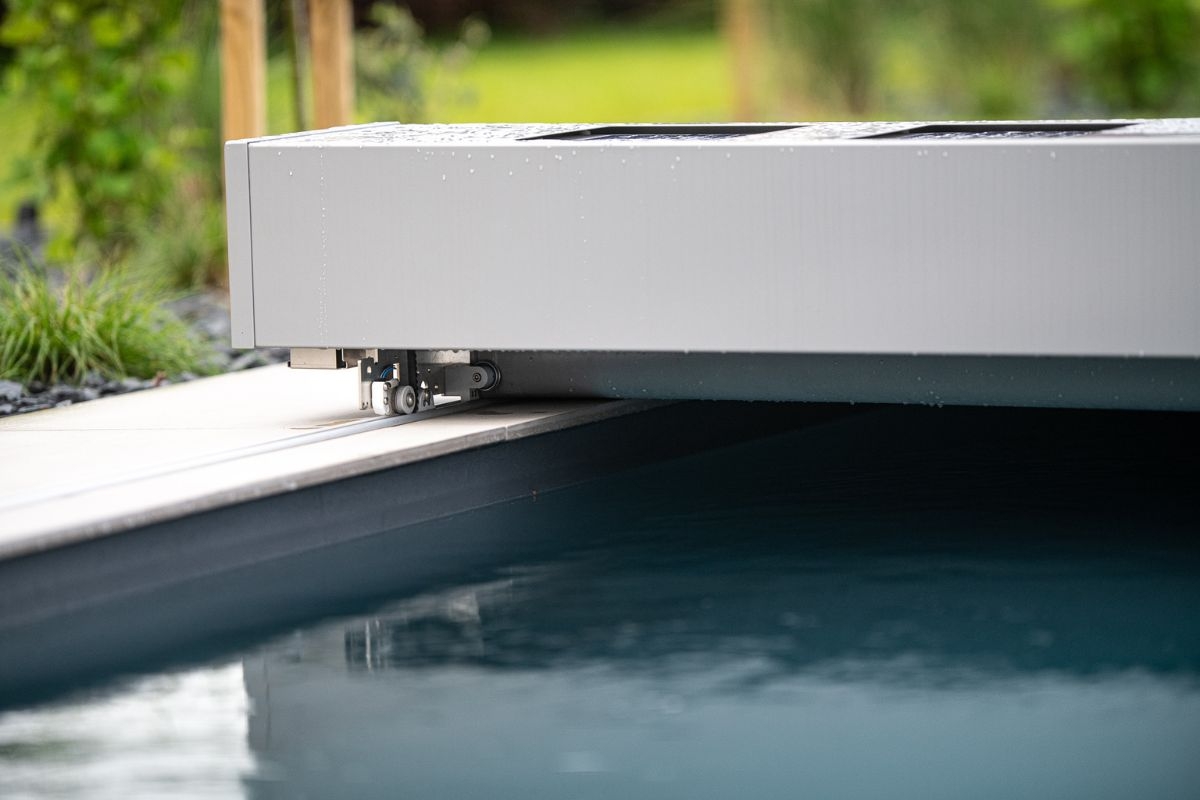 Sicher Effizient Formschoen Schwimmbadabdeckung Im Kundenprojekt Mit Abritaly Swiss Sa 4